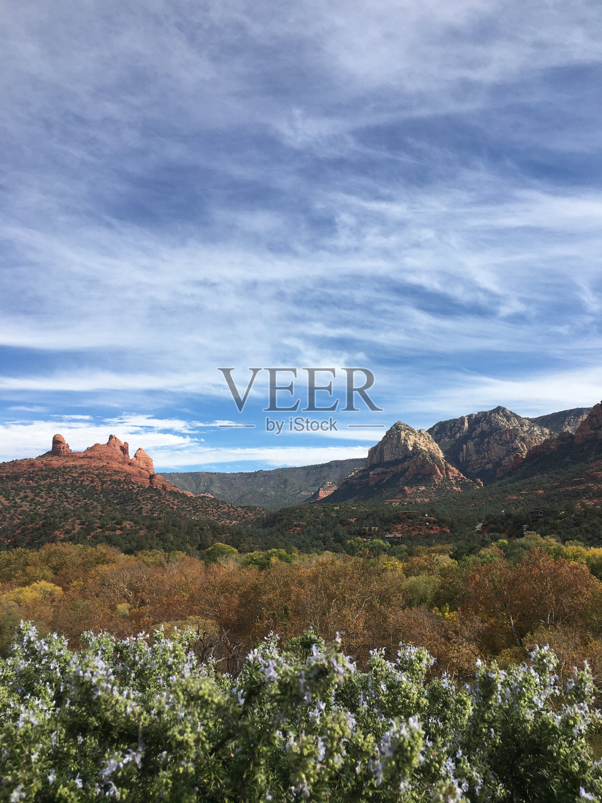 11月在亚利桑那州的塞多纳。照片摄影图片