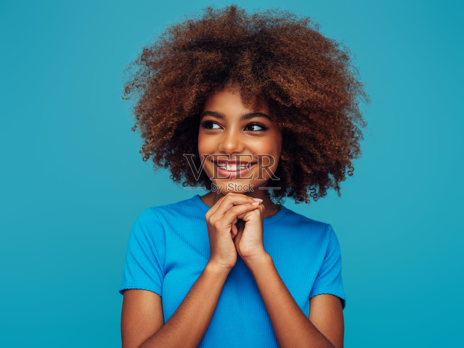 美丽的非洲式发型的女人照片摄影图片