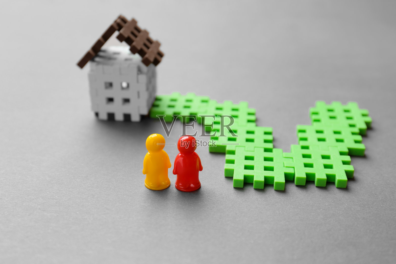 人和房子的形象照片摄影图片