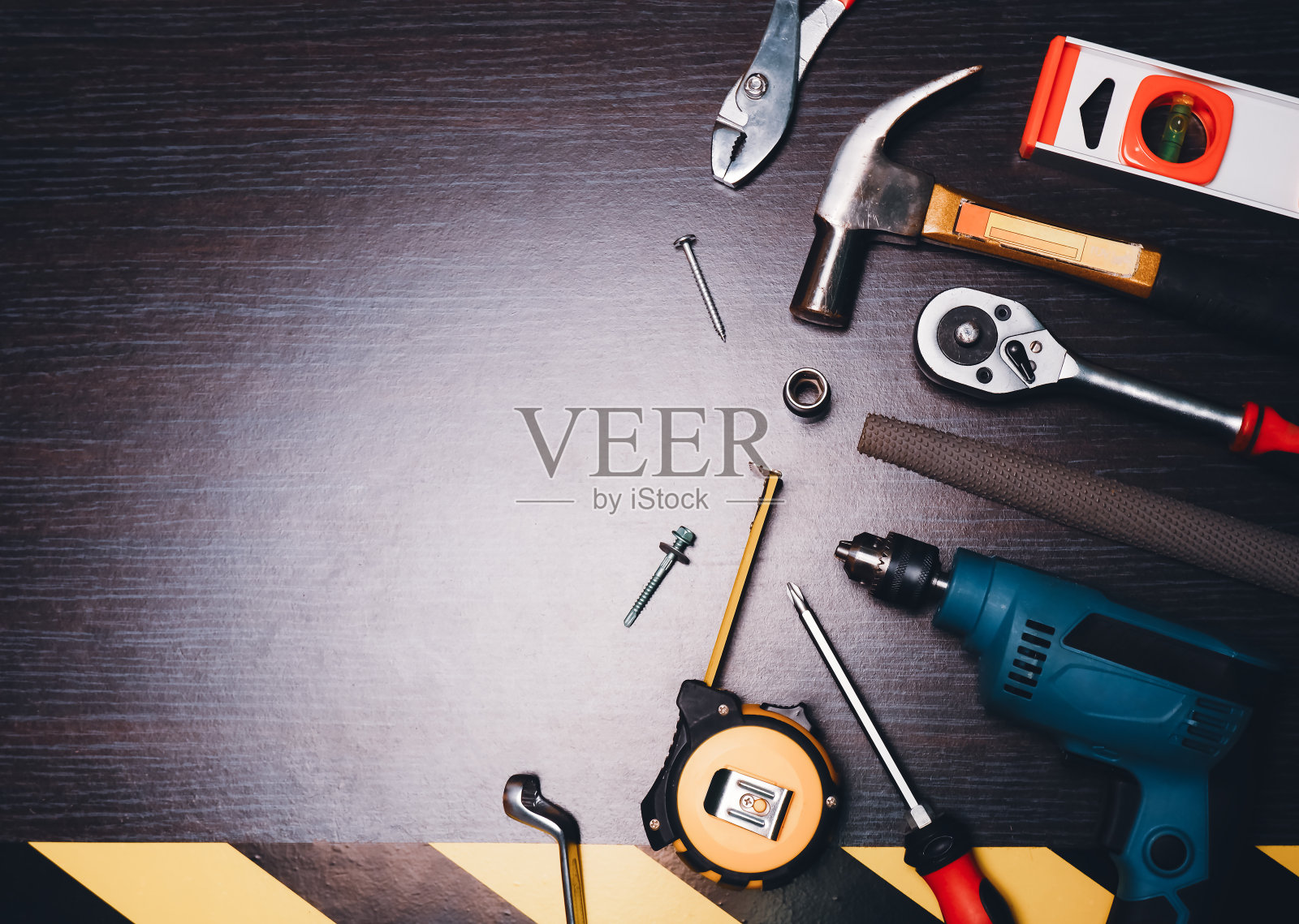 机械工具在木制背景与复制空间照片摄影图片