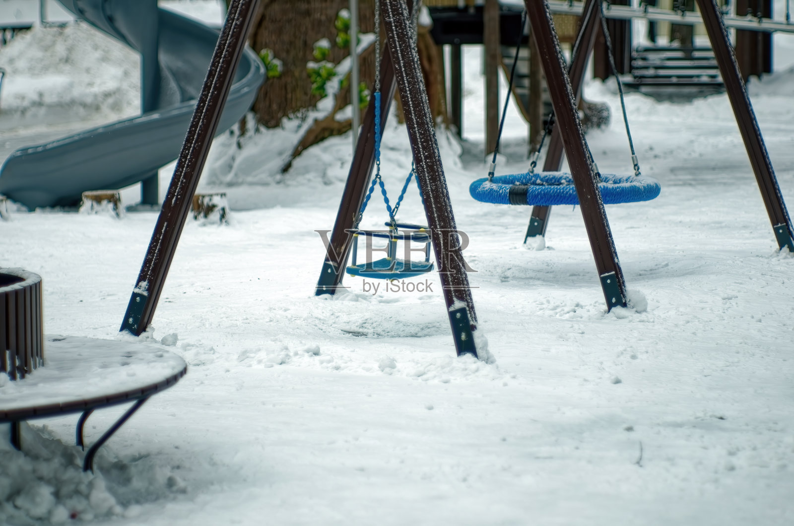 公园里的儿童游乐场照片摄影图片