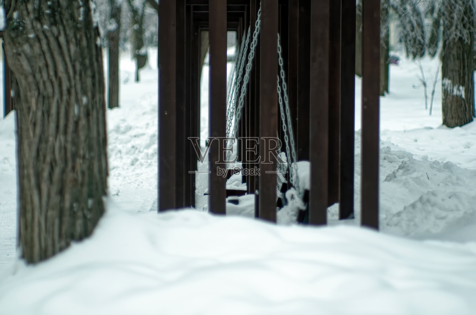公园里的儿童游乐场照片摄影图片