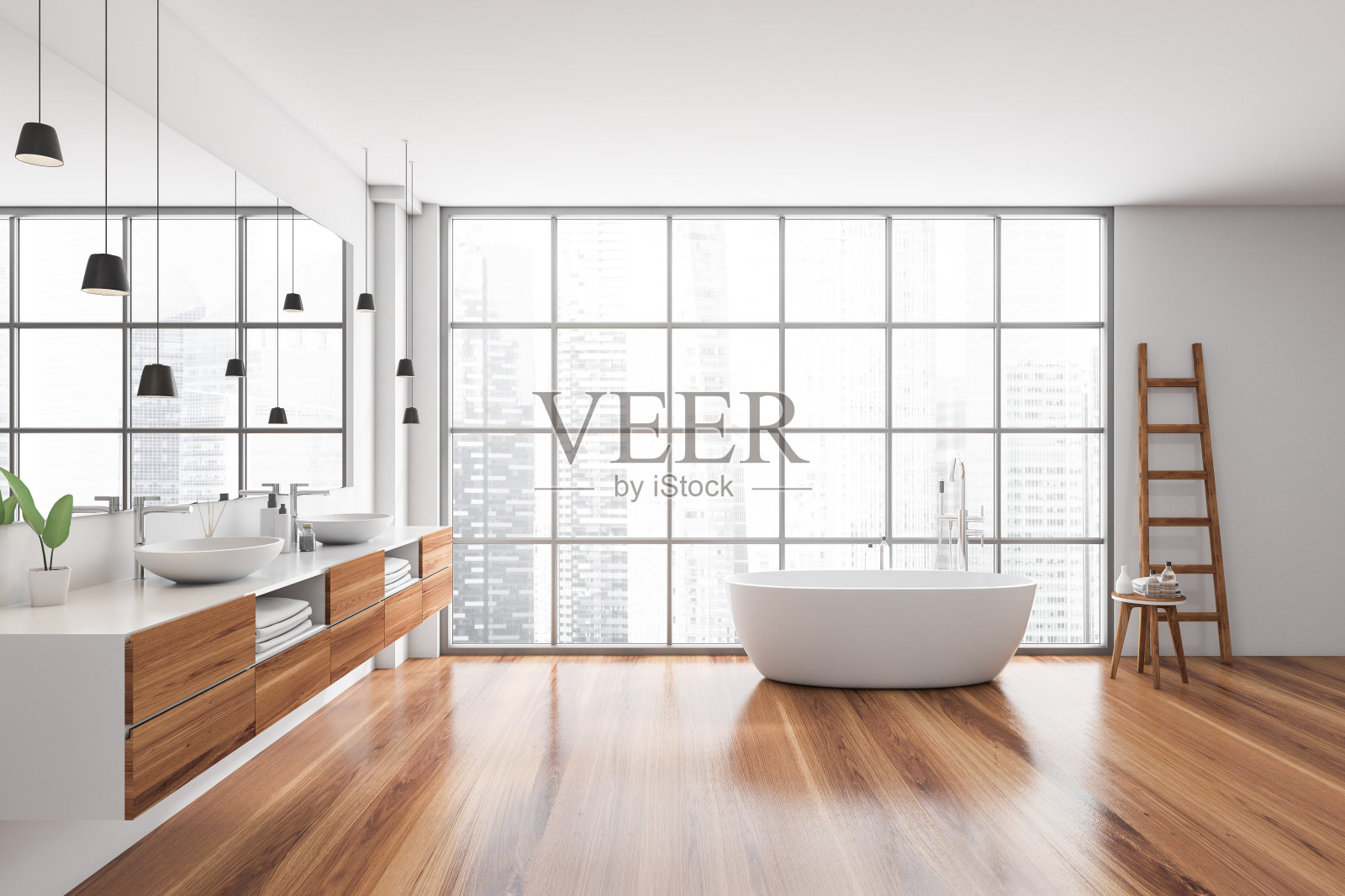 明亮的浴室内部与浴缸,橡木木地板,全景窗照片摄影图片