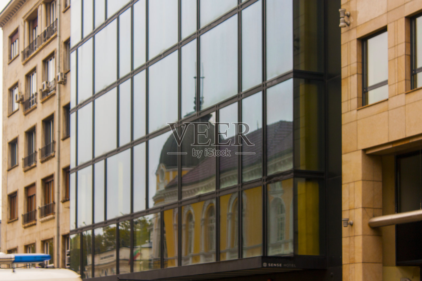 走在保加利亚的索非亚。照片摄影图片