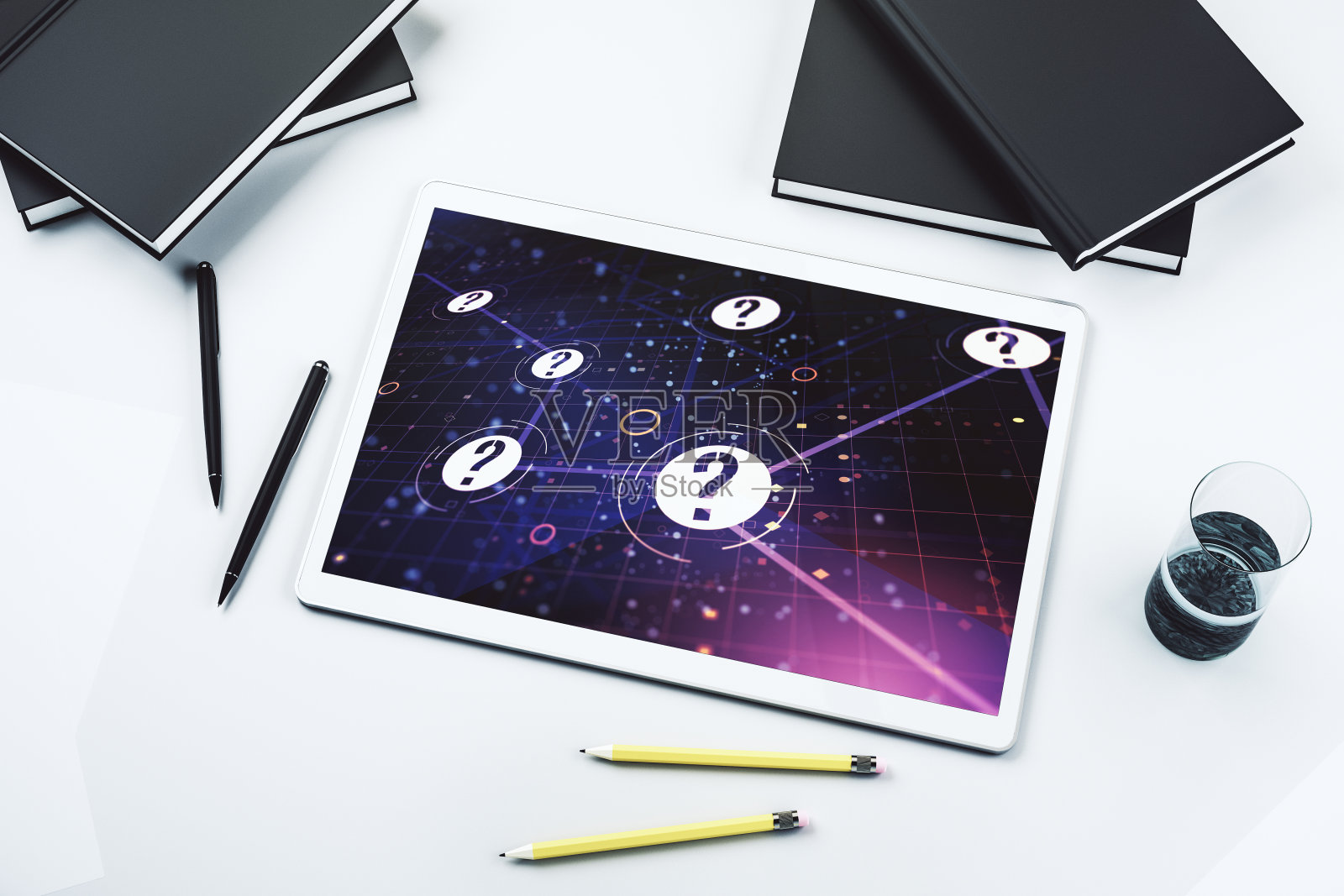 现代数位平板电脑屏幕上的问号创意概念,常见问题解答和搜索概念,俯视,3D渲染照片摄影图片