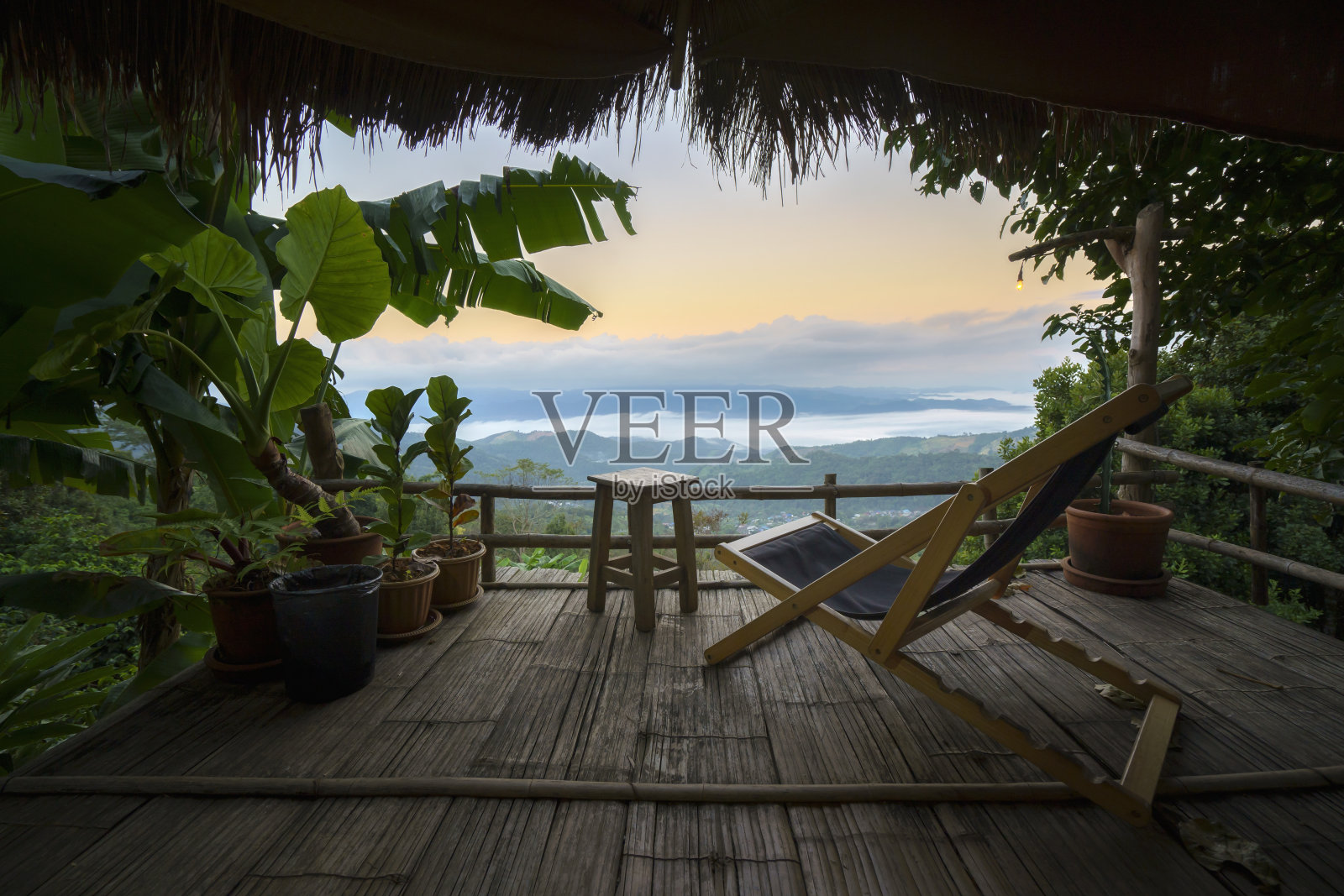 泰国清莱省土井昌的早晨,美丽的山景照片摄影图片