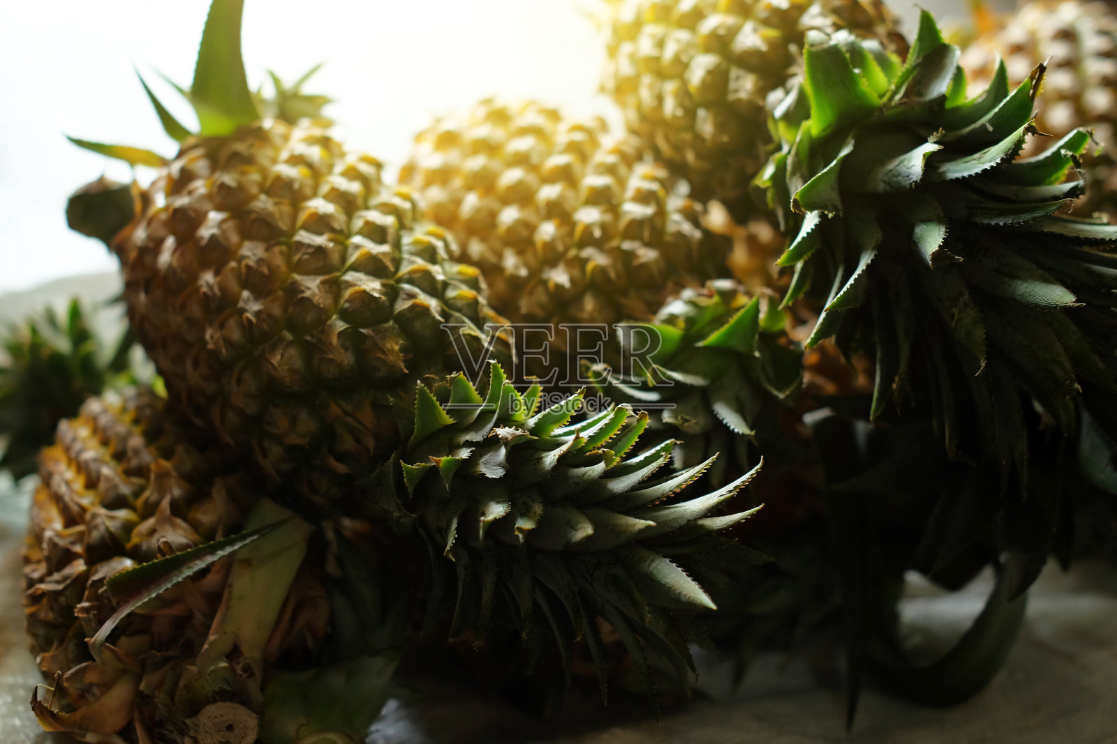 一堆成熟的菠萝照片摄影图片