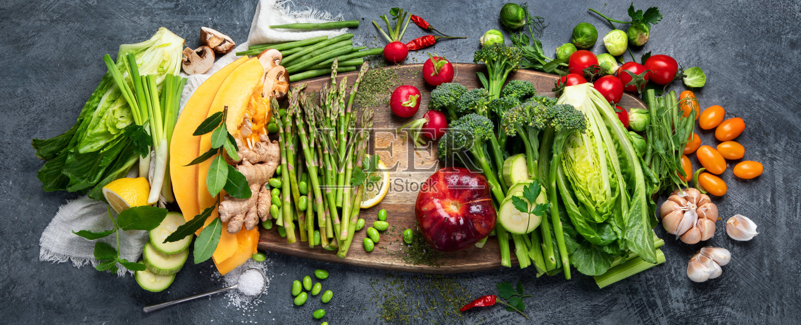 背景是美味的生水果和蔬菜。照片摄影图片