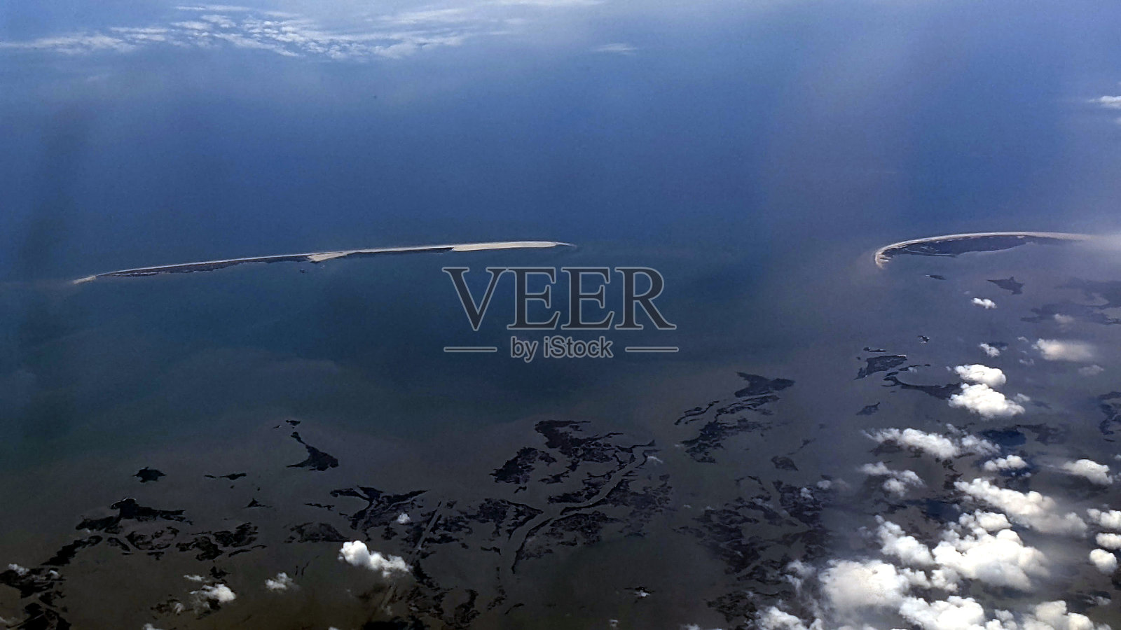 海湾中的小岛照片摄影图片