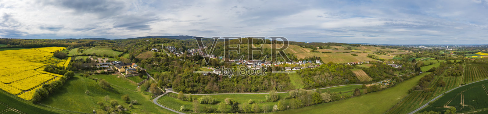 春天从上面看牛头星的景色照片摄影图片