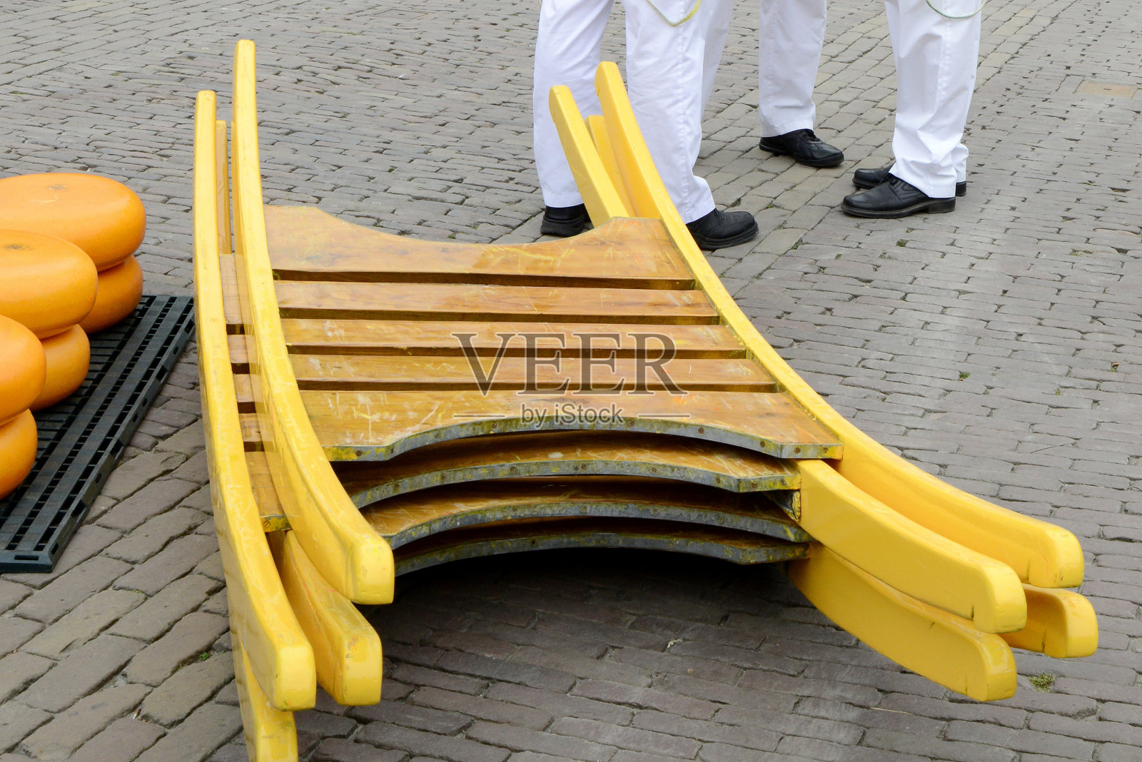 荷兰阿尔克马尔的奶酪市场照片摄影图片