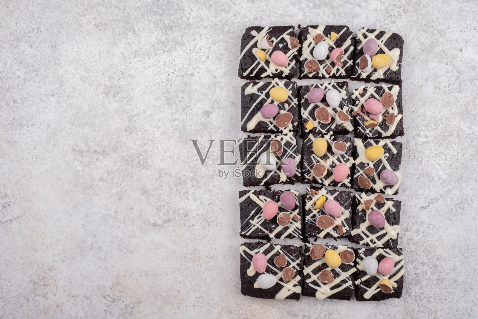 复活节彩蛋巧克力蛋糕照片摄影图片