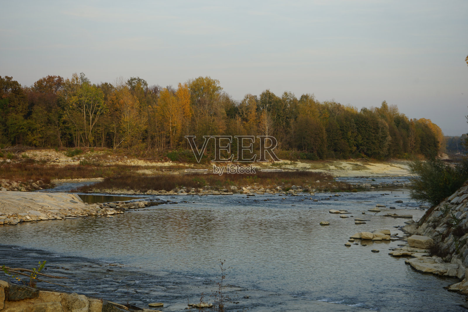 塔纳罗河的景色照片摄影图片