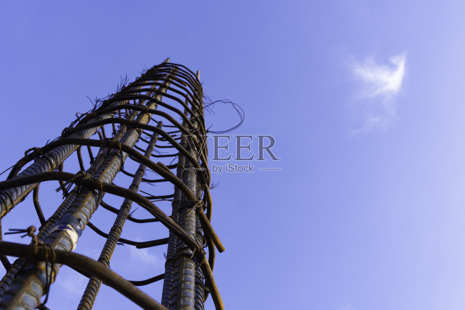 钢筋圆柱照片摄影图片