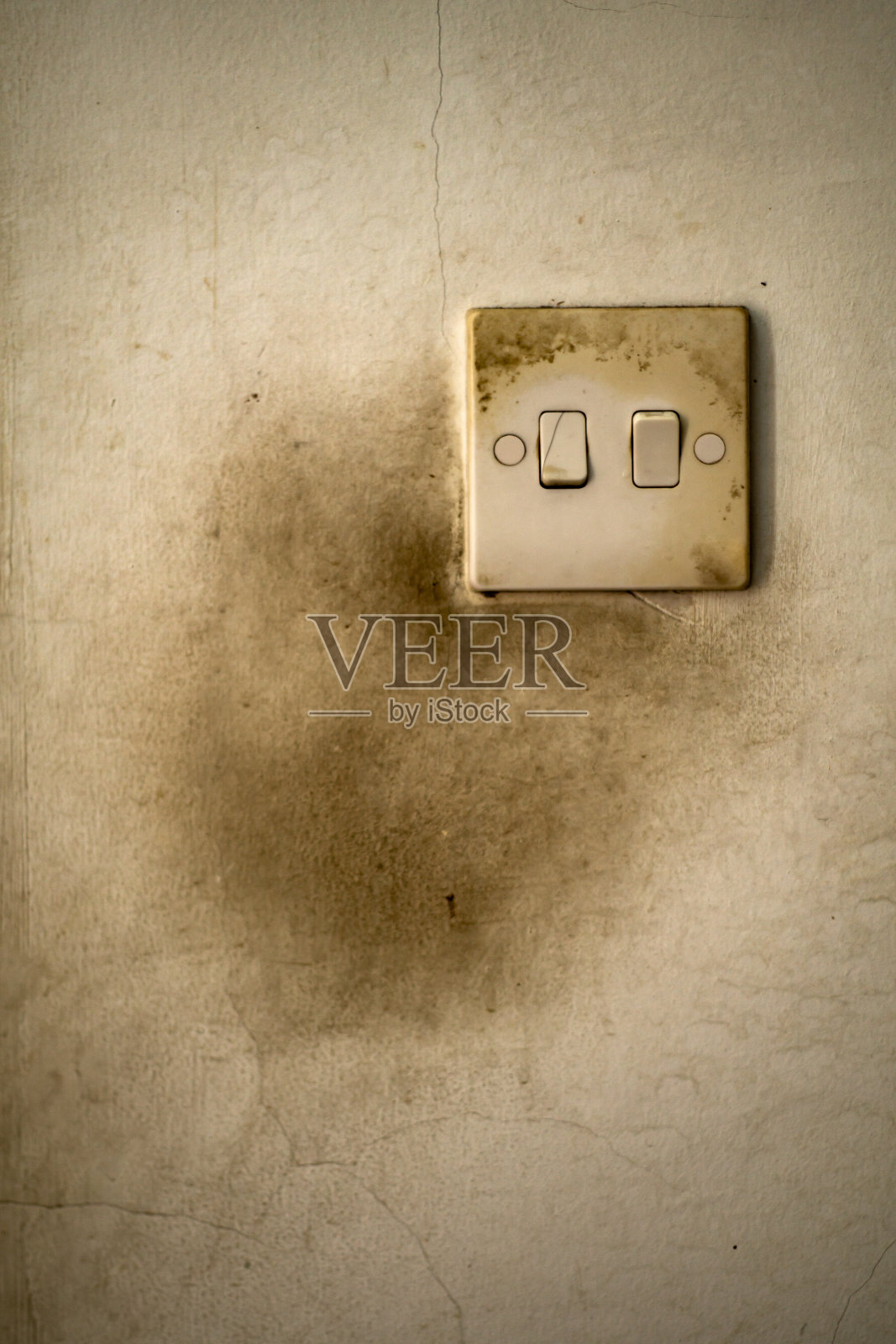 肮脏的电灯开关照片摄影图片