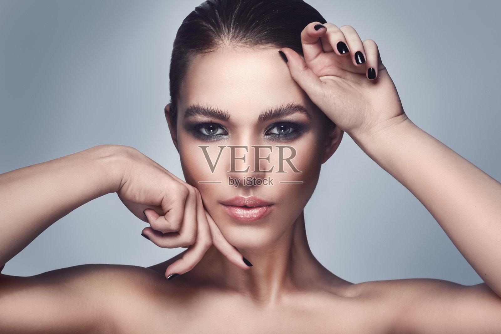 美丽的女人与时尚的化妆照片摄影图片