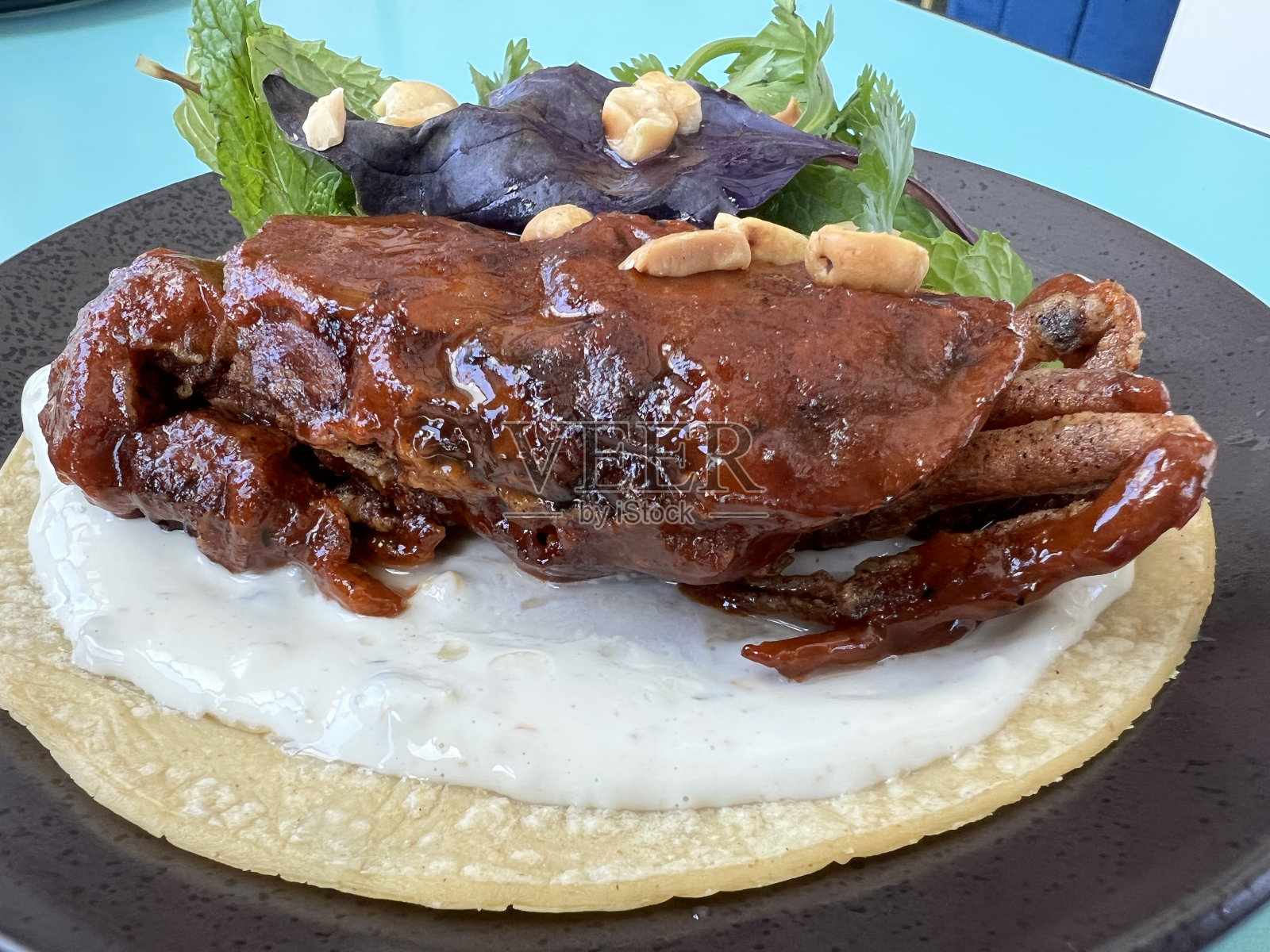 软壳蟹卷饼照片摄影图片