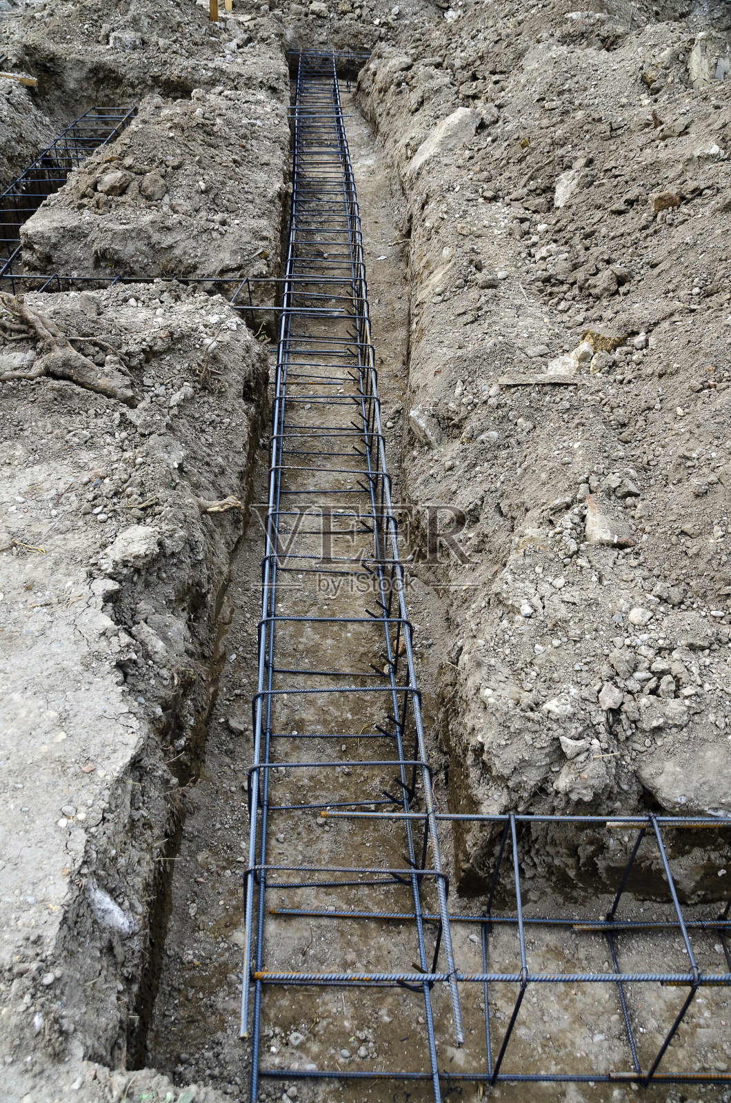 加强地下室沟照片摄影图片