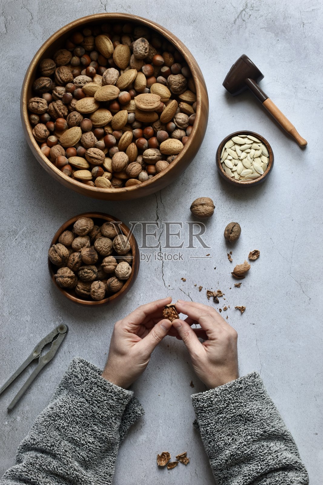 在木碗里混合坚果照片摄影图片