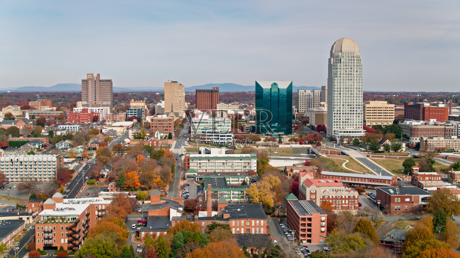 温斯顿-塞勒姆市中心,北卡罗来纳州-无人机拍摄照片摄影图片
