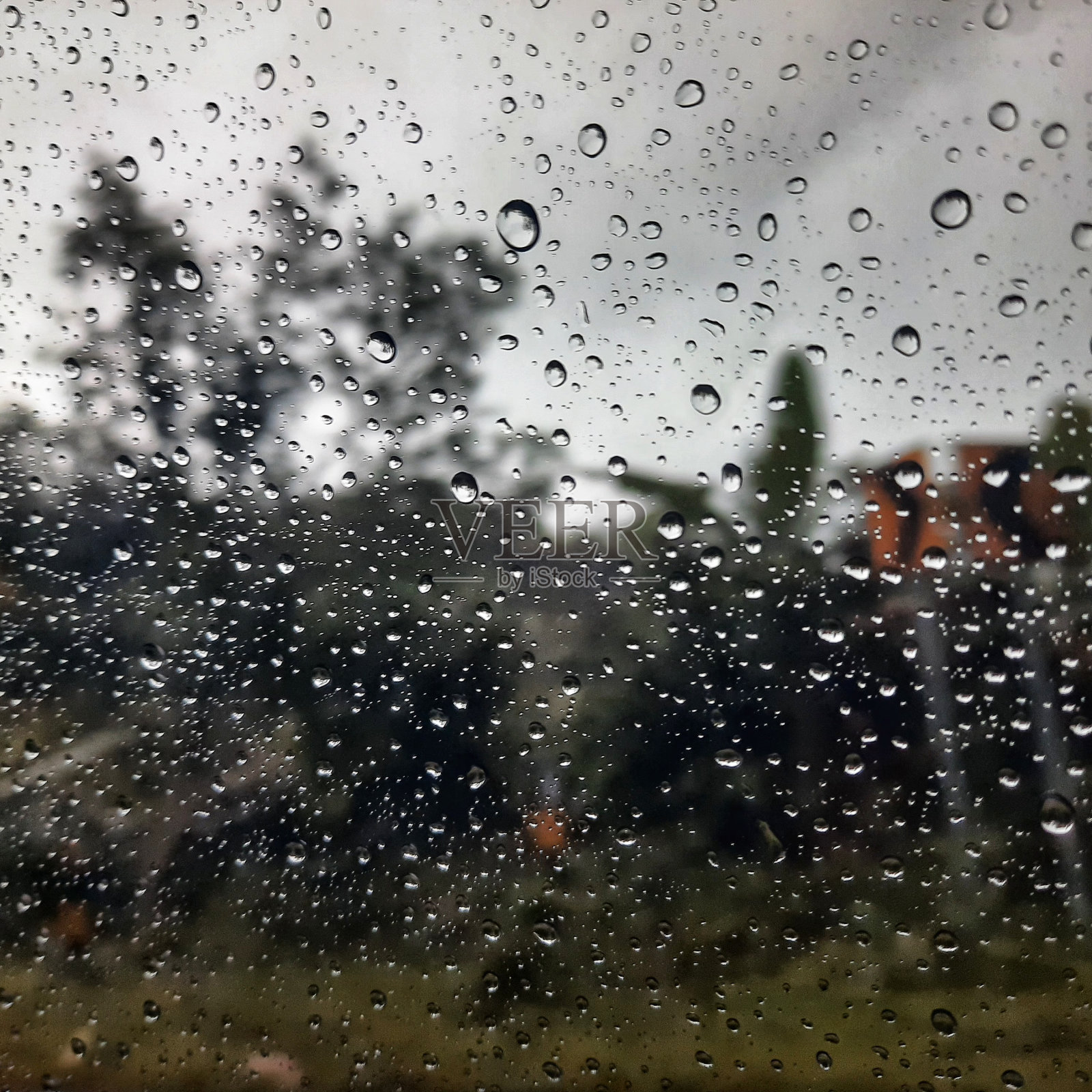 窗上的雨照片摄影图片