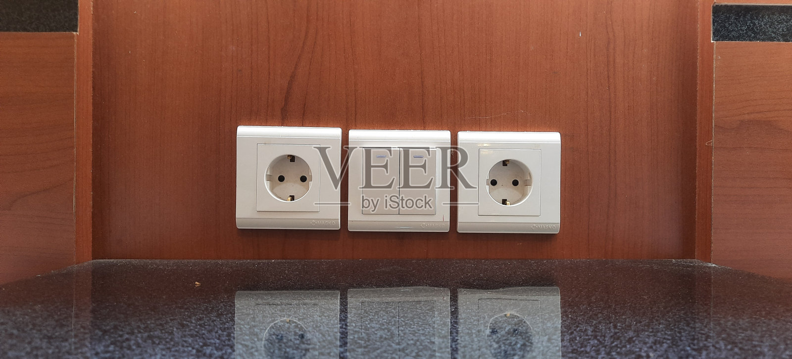 插座及电灯开关照片摄影图片