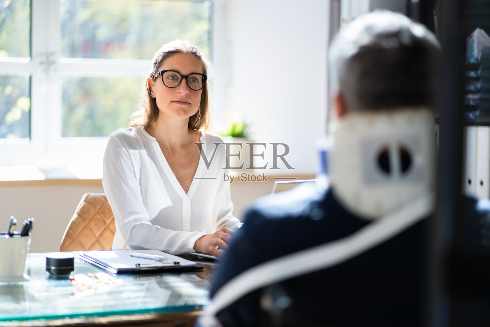 赔偿金额和诉讼照片摄影图片