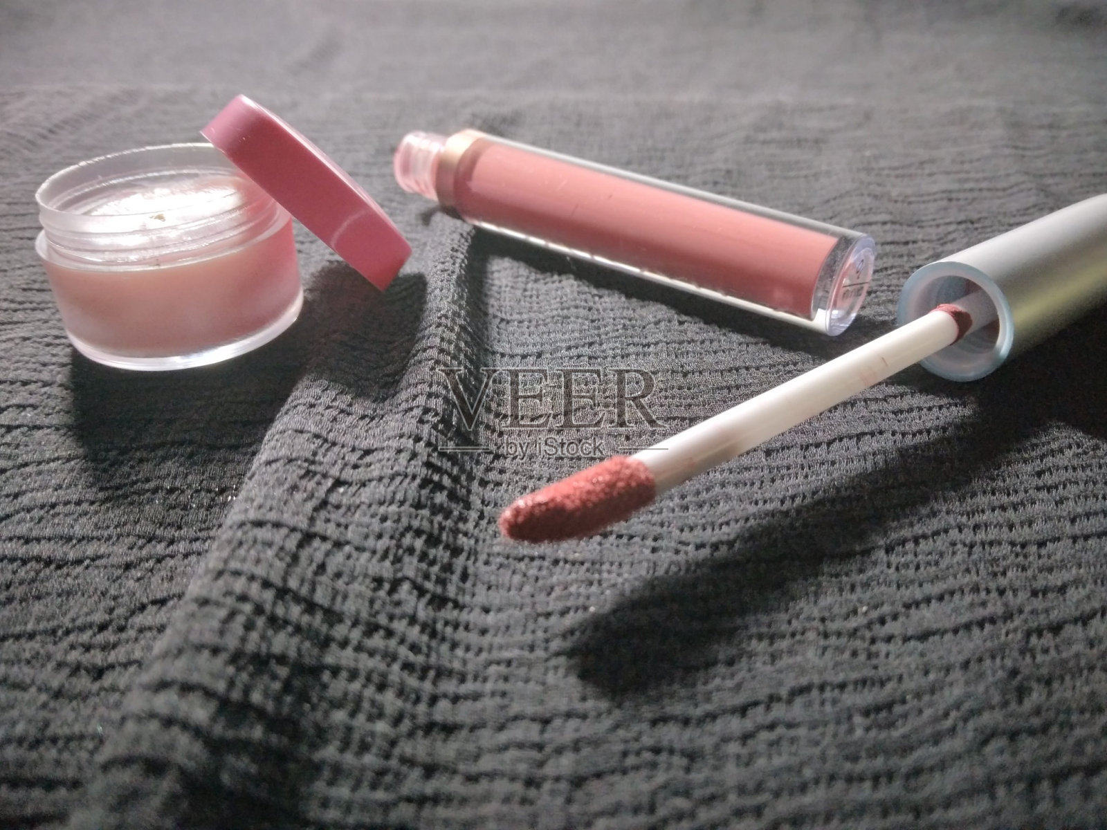 化妆品的嘴唇照片摄影图片