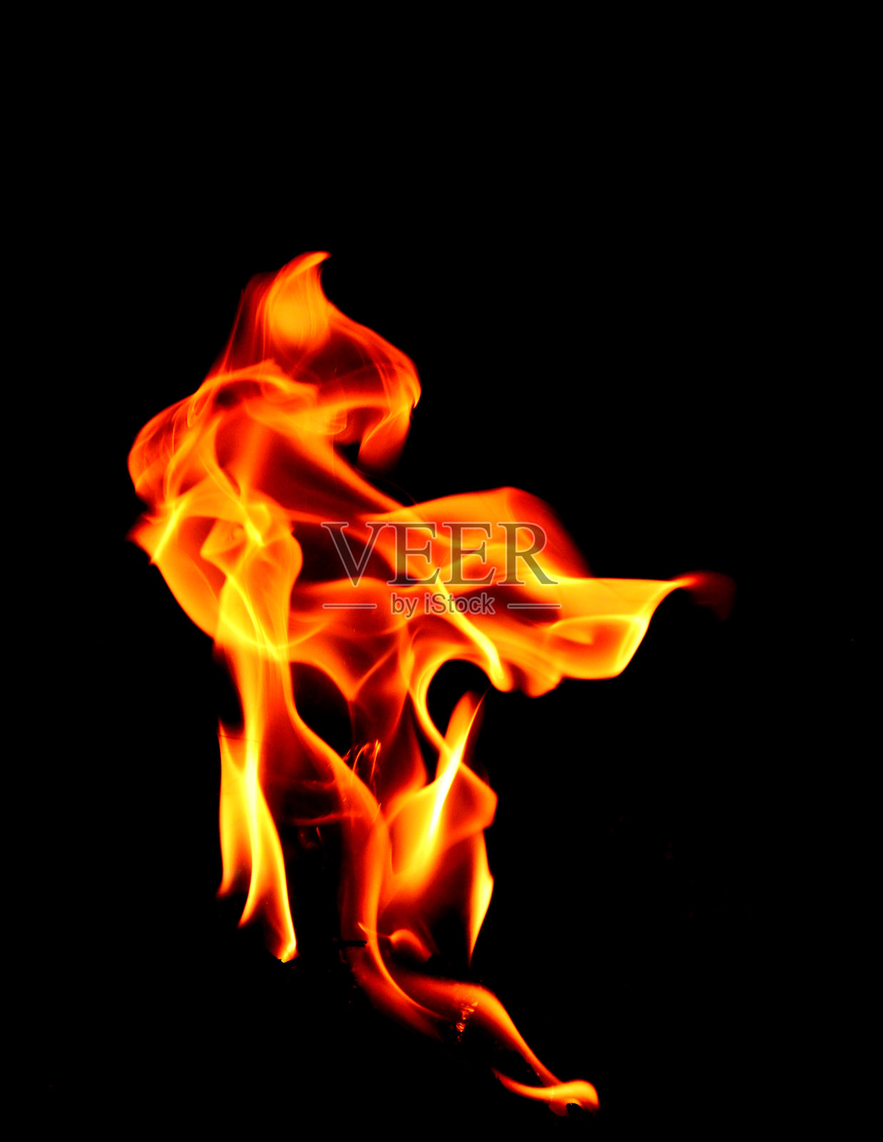 橙色地狱燃烧的火焰特写黑色背景照片摄影图片
