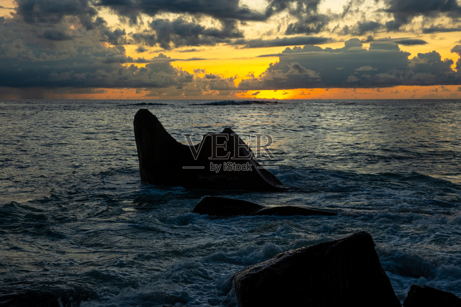 日落的岩石照片摄影图片