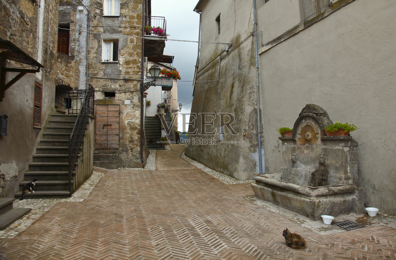 Mugnano Viterbo。中世纪村庄的小巷照片摄影图片