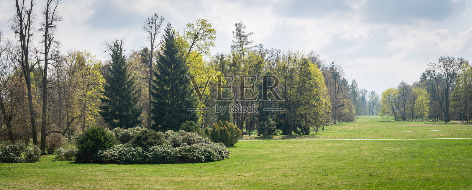 城堡公园位于Karvina Frystat,是这座城市的主要景点之一照片摄影图片