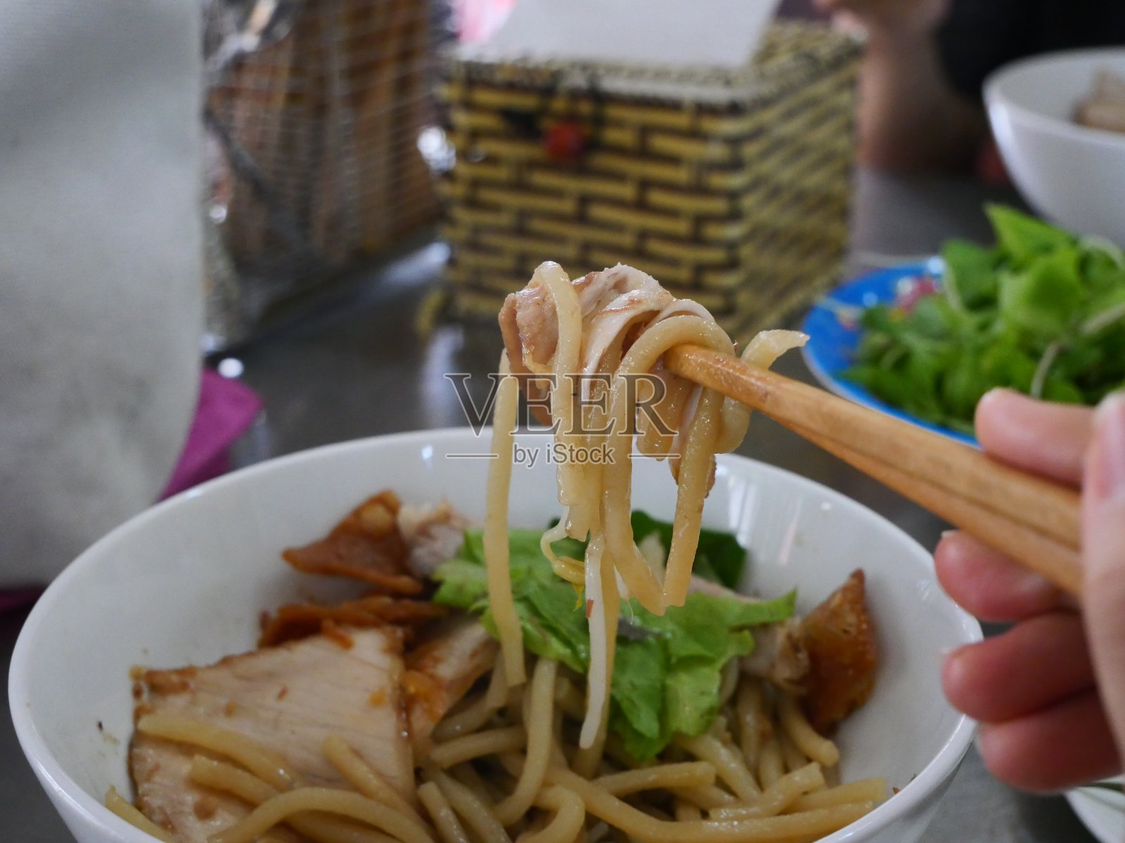 “曹流”越南,岘港,传统猪肉面照片摄影图片