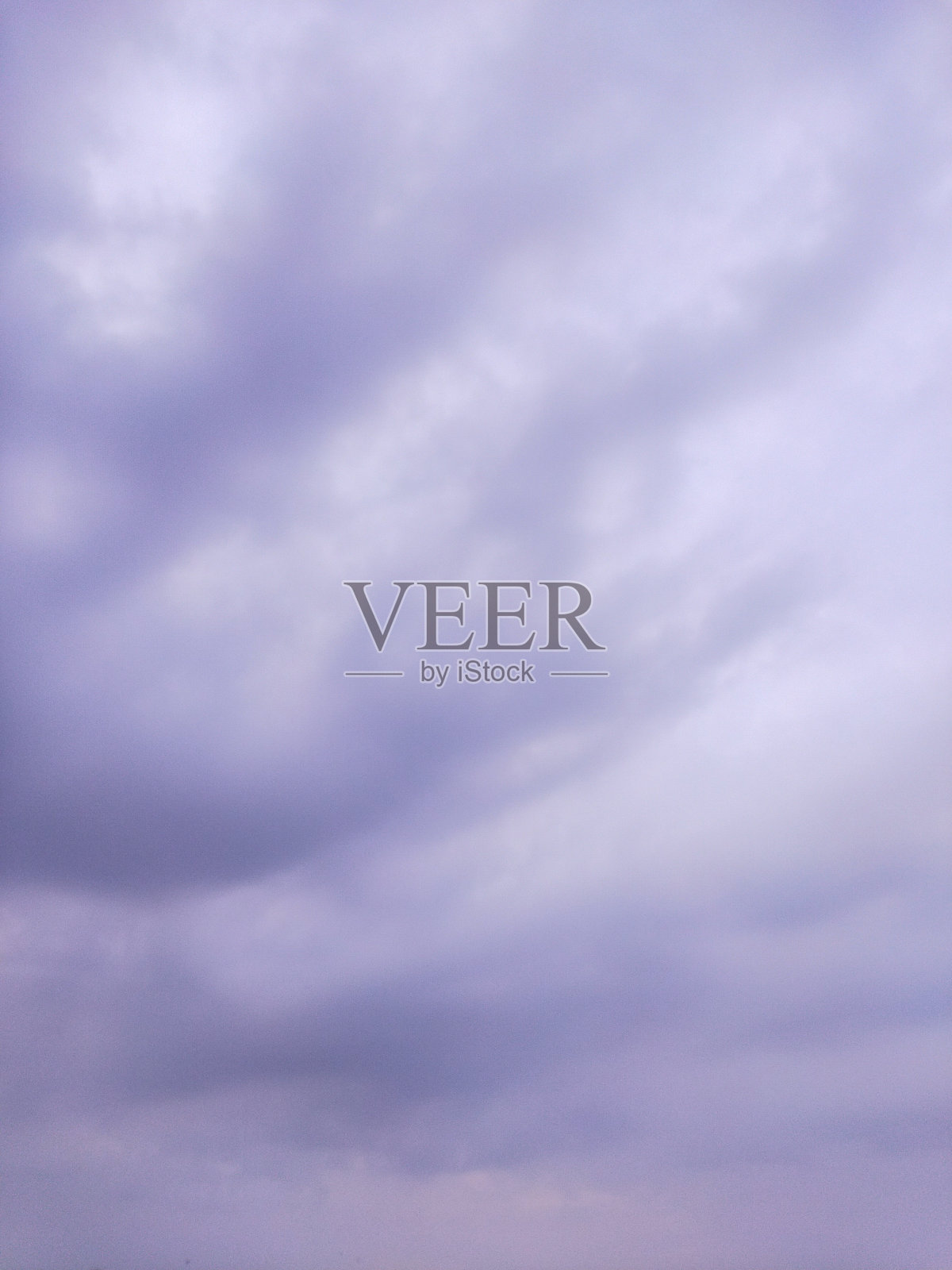 在夏天的天空中可以看到蓝绿色的云照片摄影图片