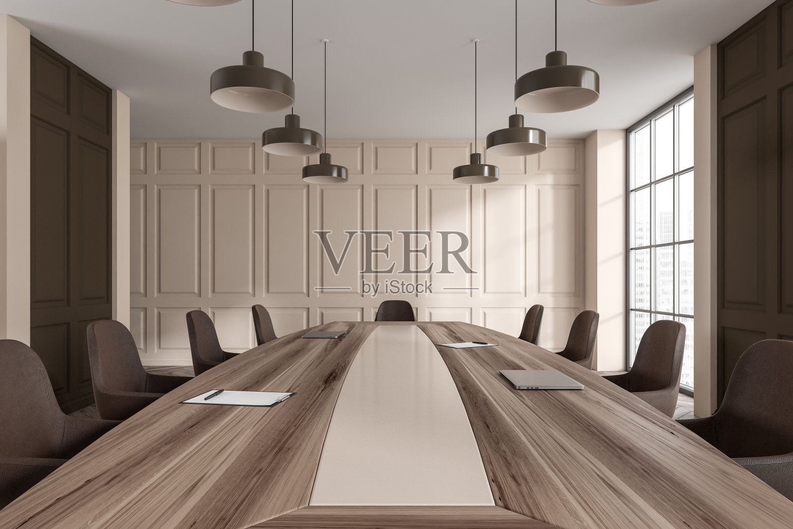 明亮的办公室内部与大型会议板的正面视图照片摄影图片