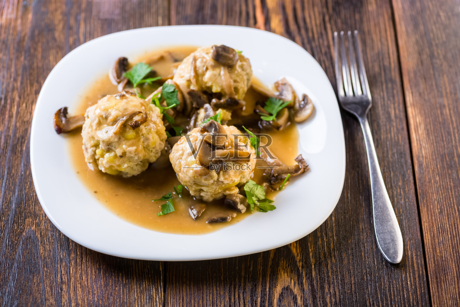 蘑菇汁土豆肉丸照片摄影图片