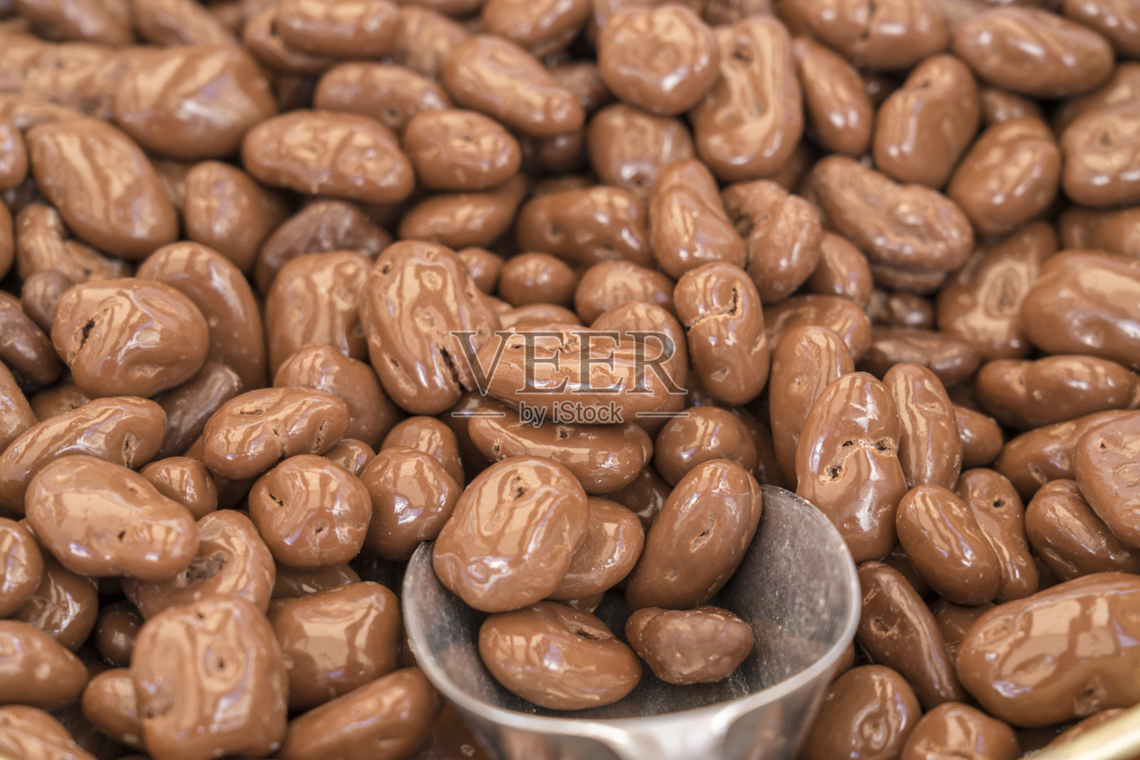 只有巧克力糖果完整的框架照片摄影图片