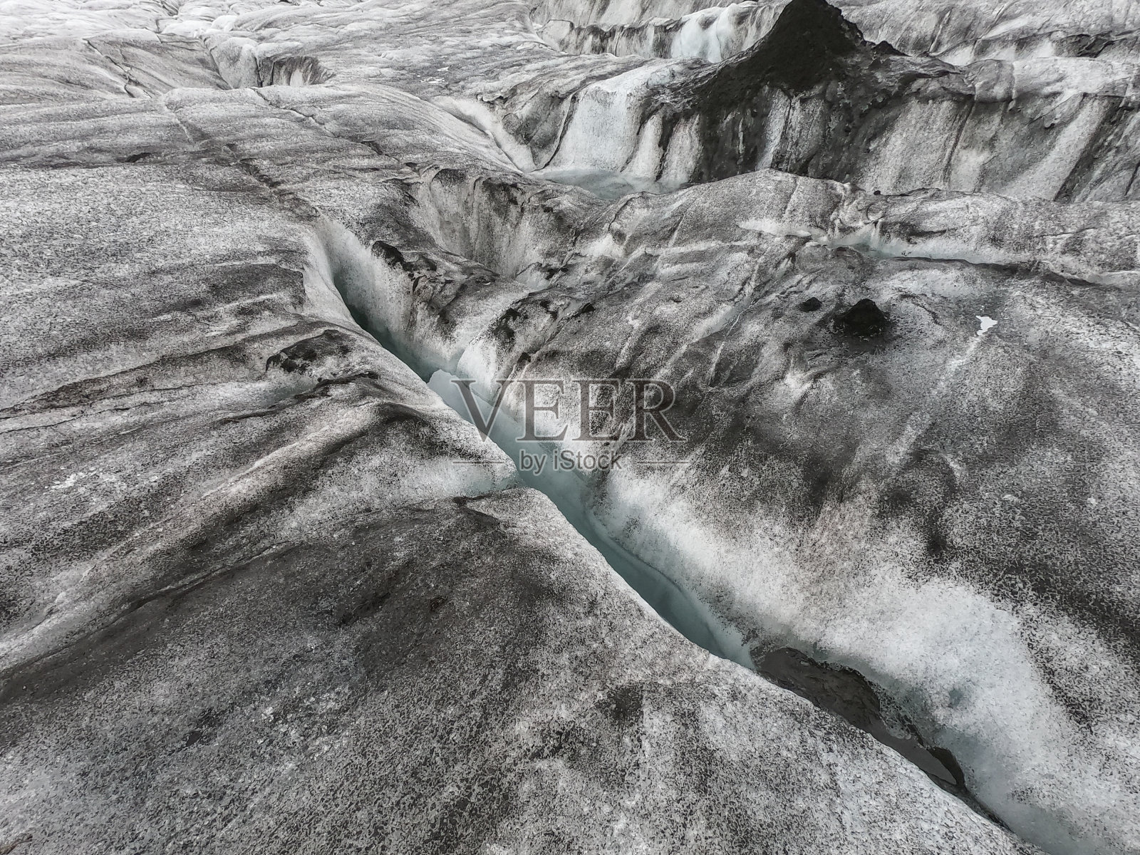 冰岛冰川的裂缝照片摄影图片