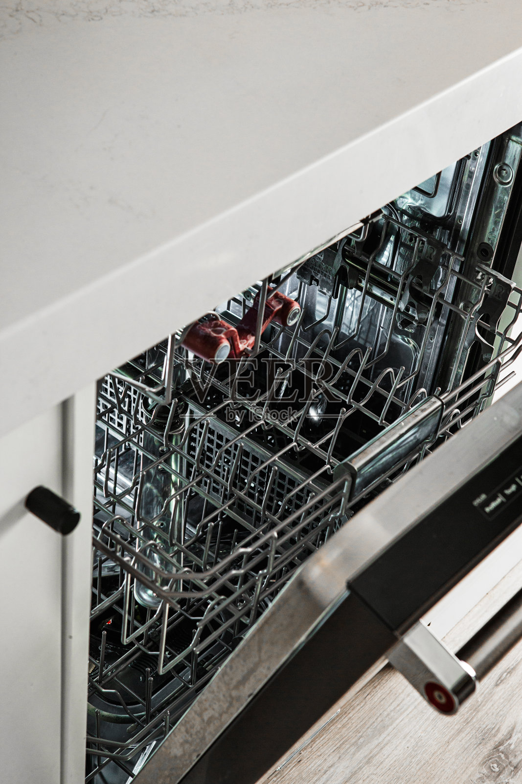 空洗碗机内部照片摄影图片