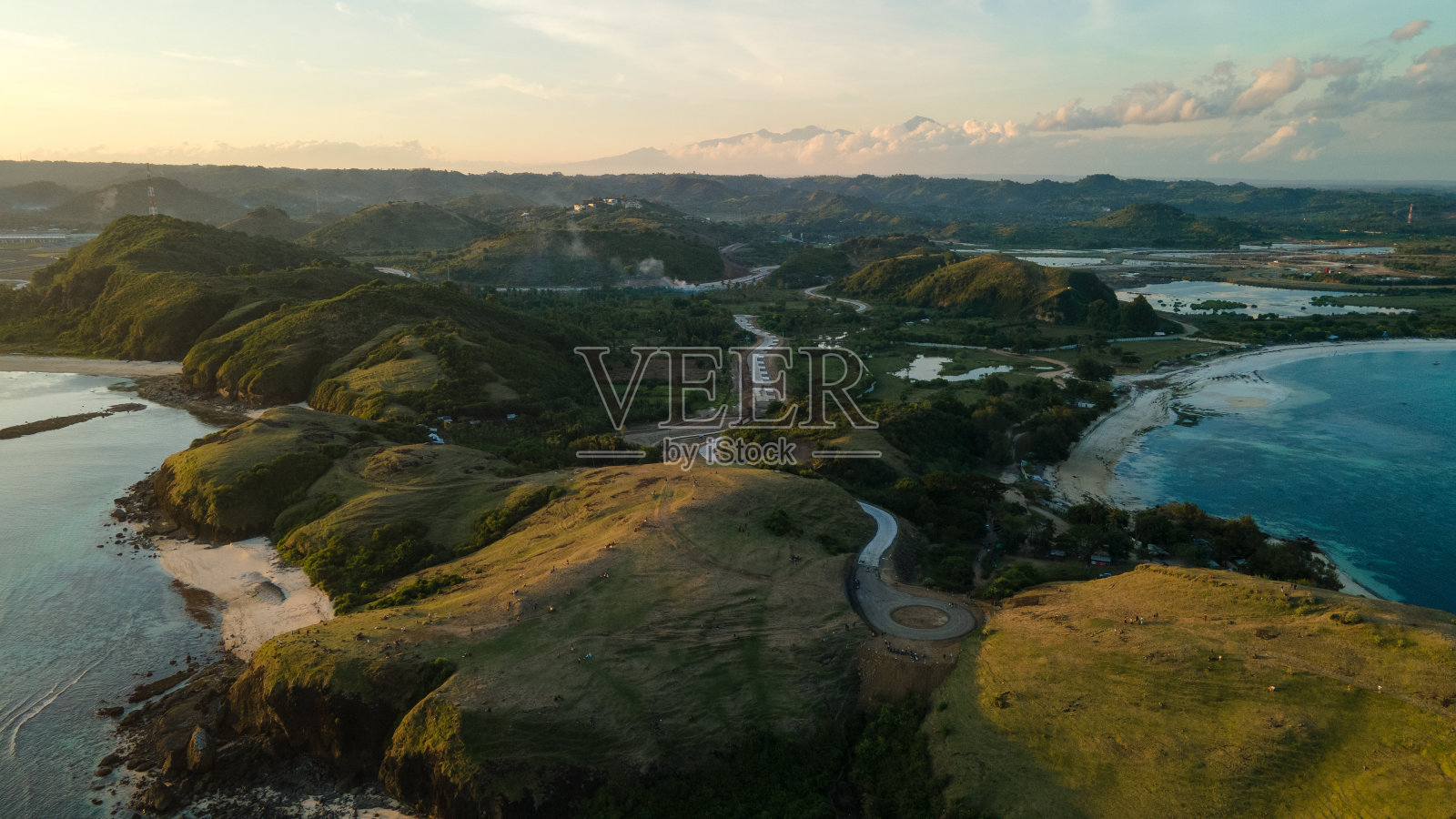 龙目山鸟瞰图,mandalika周边地区海景鸟瞰图照片摄影图片