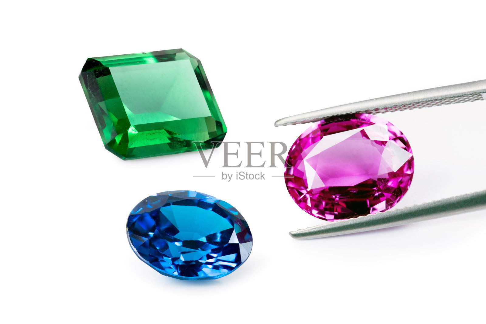 白底孤立的天然珍贵宝石照片摄影图片