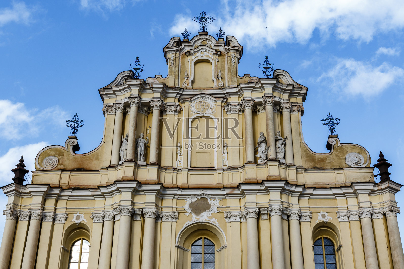 圣约翰教堂的外观,位于维尔纽斯老城,立陶宛,欧洲照片摄影图片