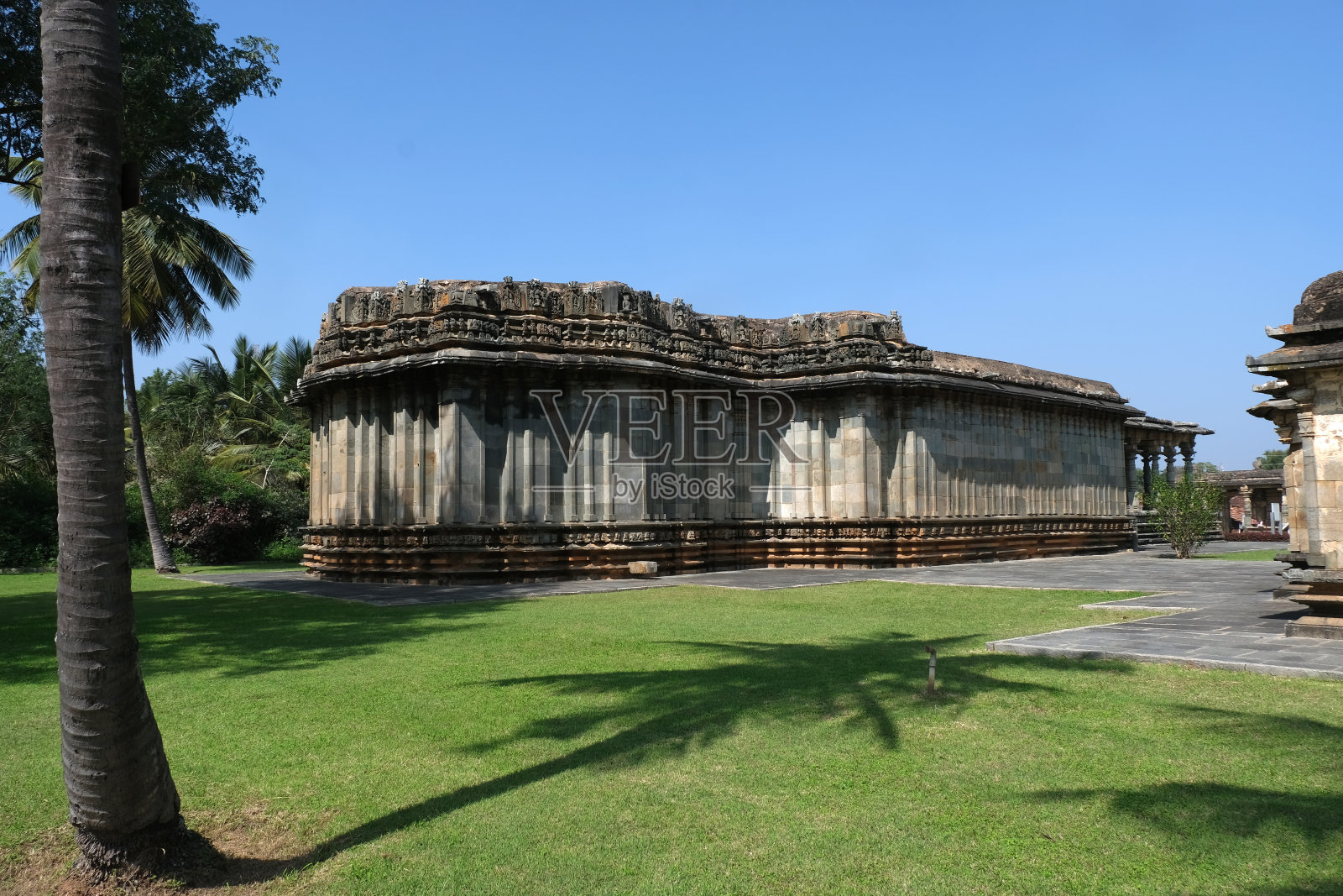 美丽的Basadi Halli Jain Vijaya Adinatha寺庙,靠近Hoysaleswara寺庙,Halebidu, Hassan, Karnataka,印度照片摄影图片