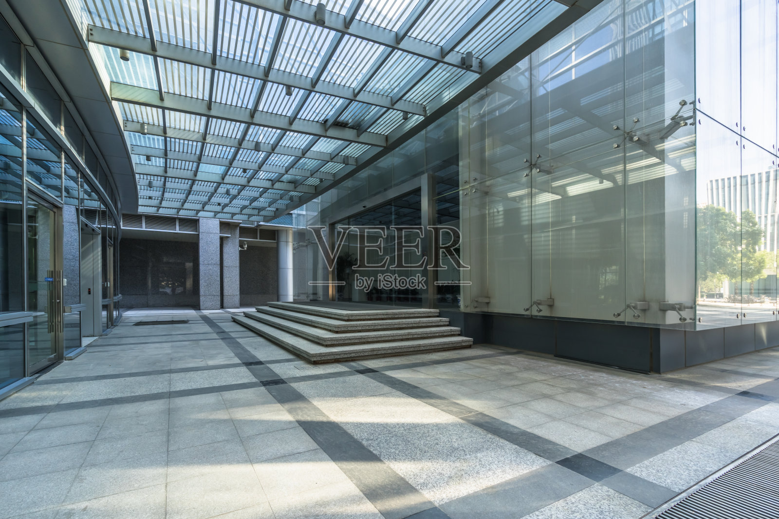 市中心的现代办公大楼照片摄影图片