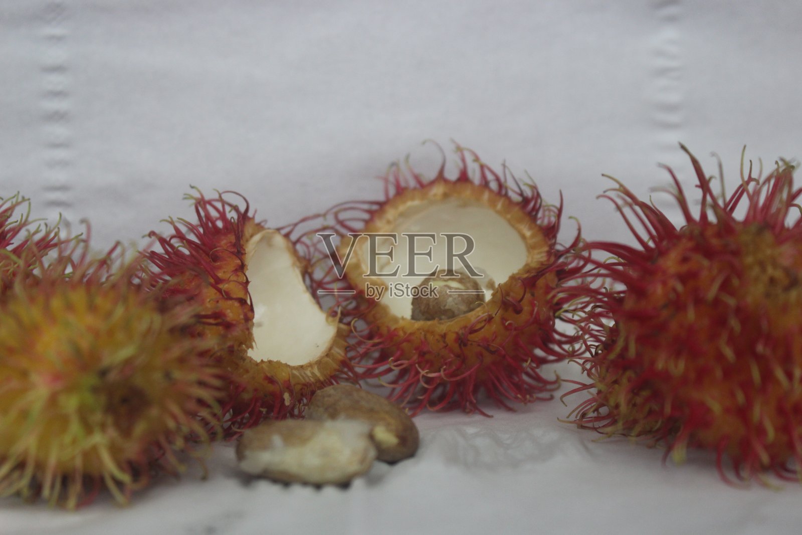 美丽而新鲜的红毛丹水果照片摄影图片