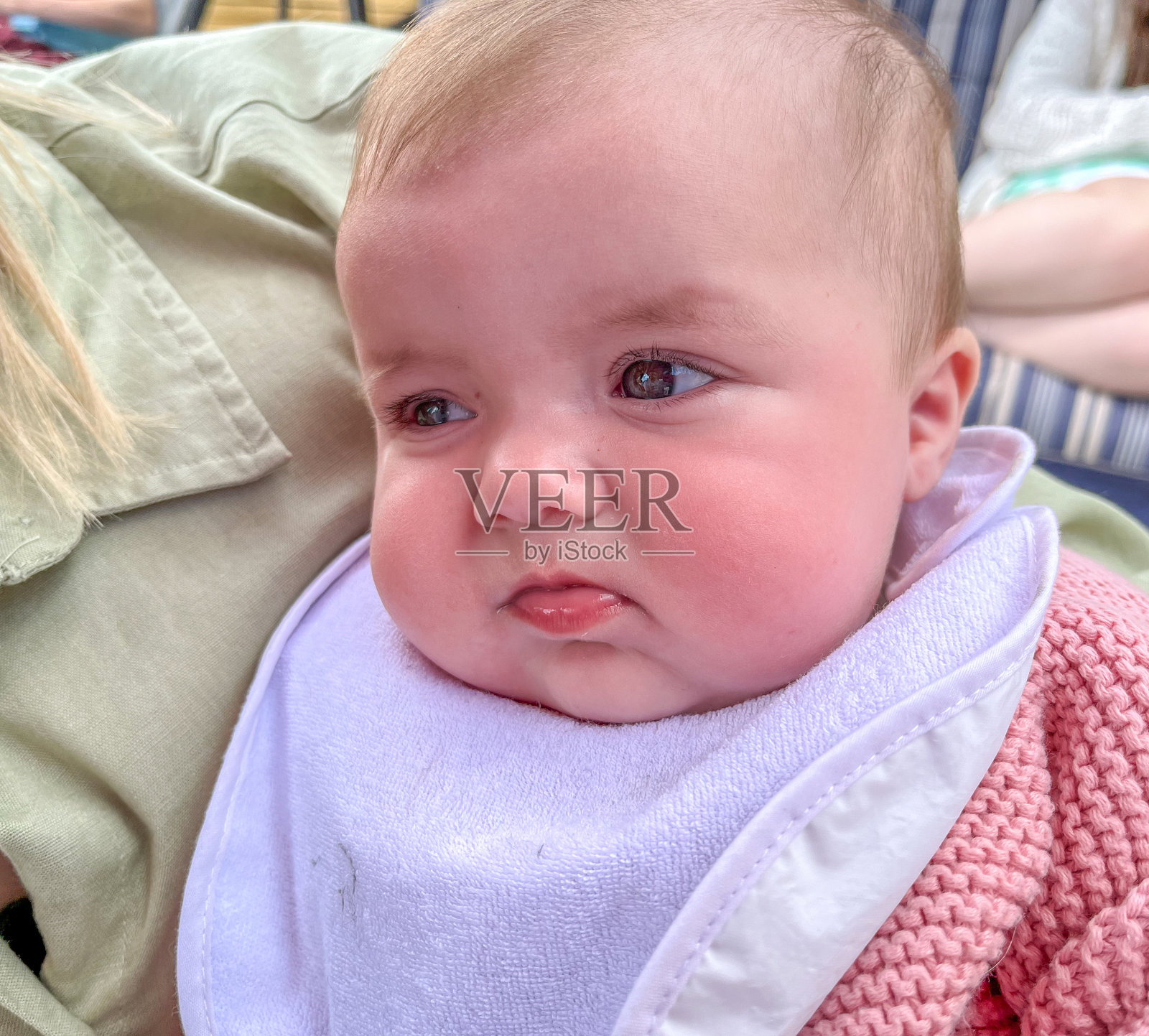 5个月大女婴画像照片摄影图片