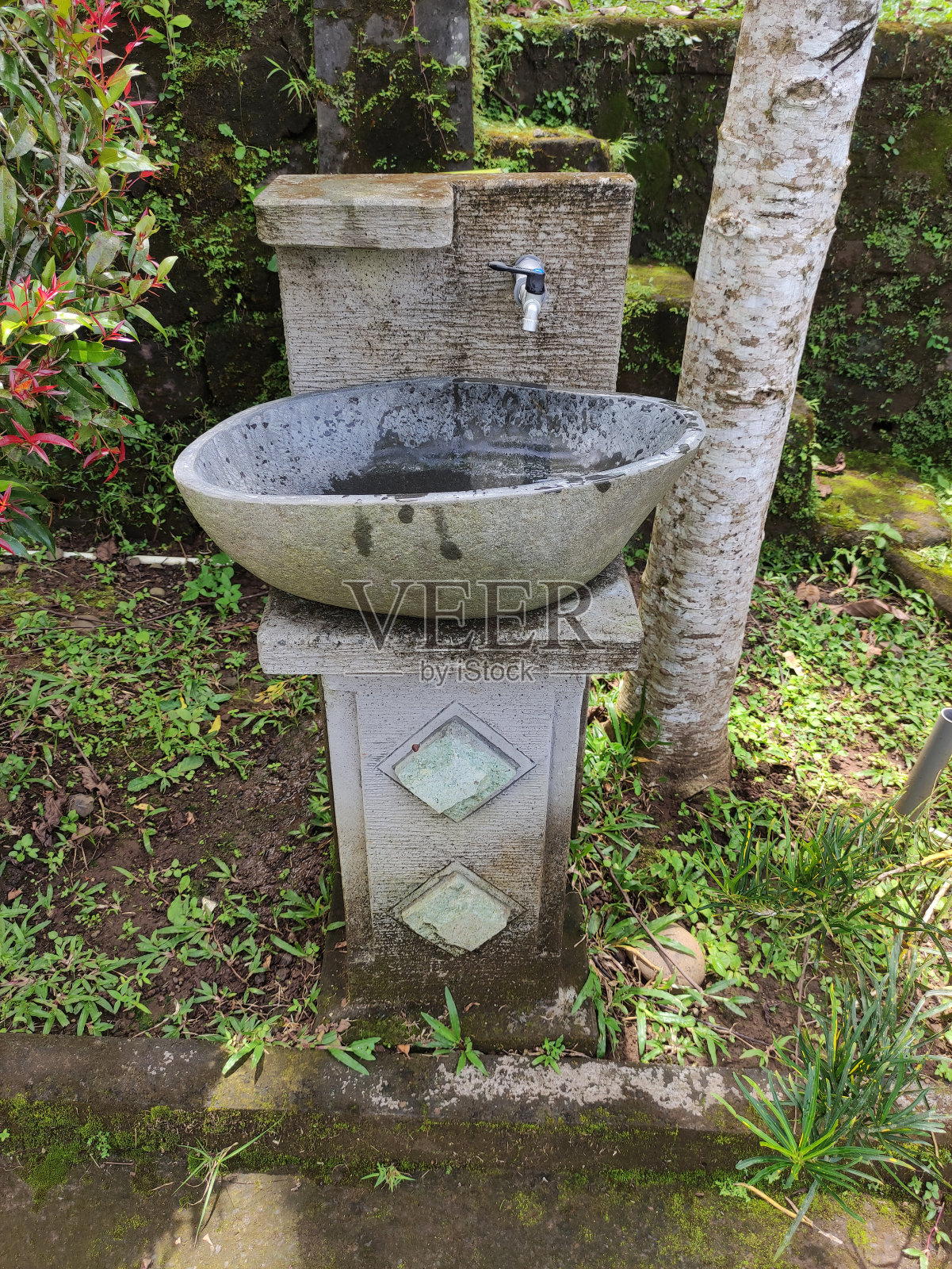 巴厘岛寺庙里的洗手区照片摄影图片