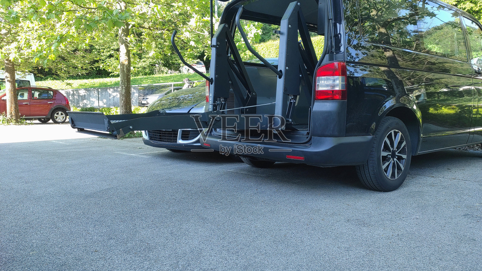 残疾人交通工具照片摄影图片