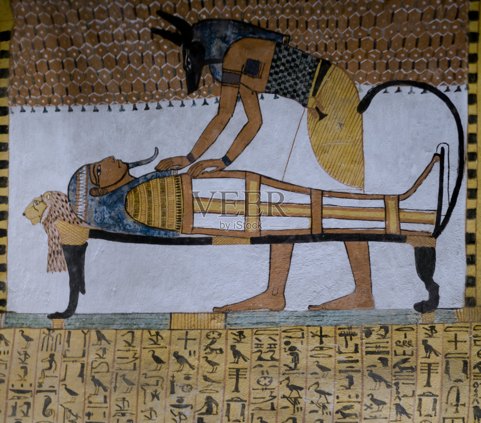 阿努比斯神守护拉美西斯二世的木乃伊照片摄影图片