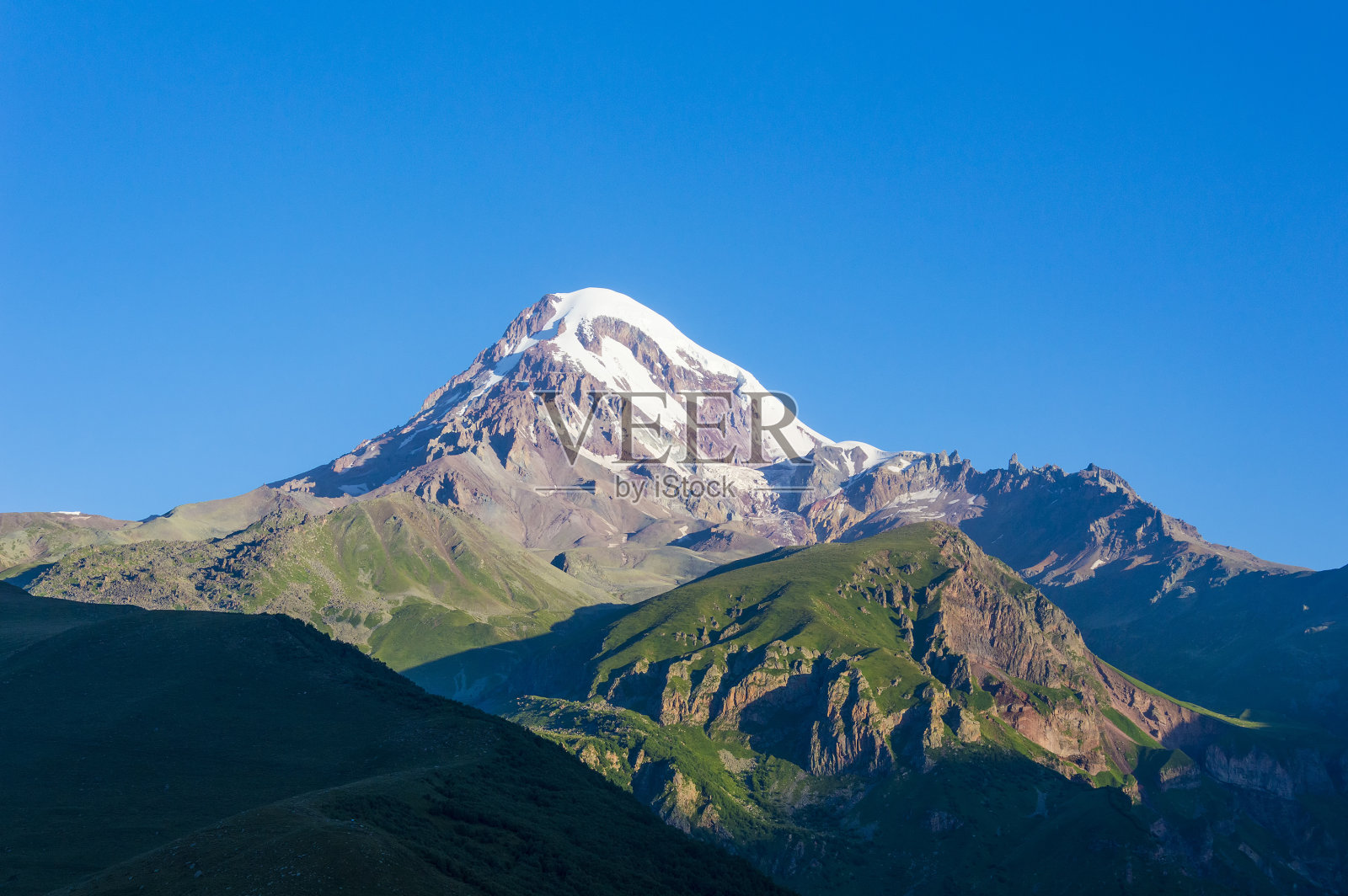 格鲁吉亚的卡兹贝克山照片摄影图片